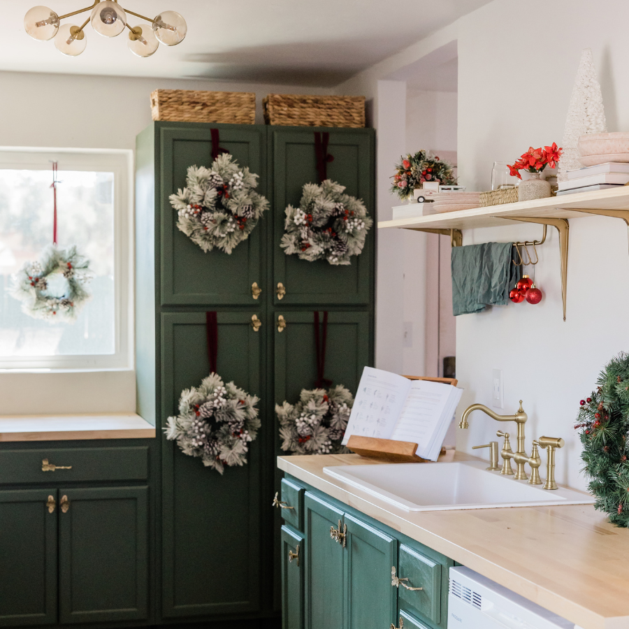 15 Of The Best Festive Christmas Kitchen Decor Ideas - Kyla G Home